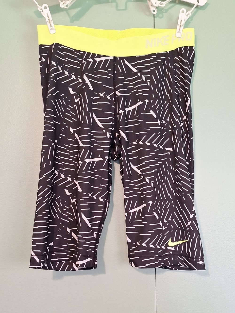 Nike Pro Black And Yellow Biker Short Size Large